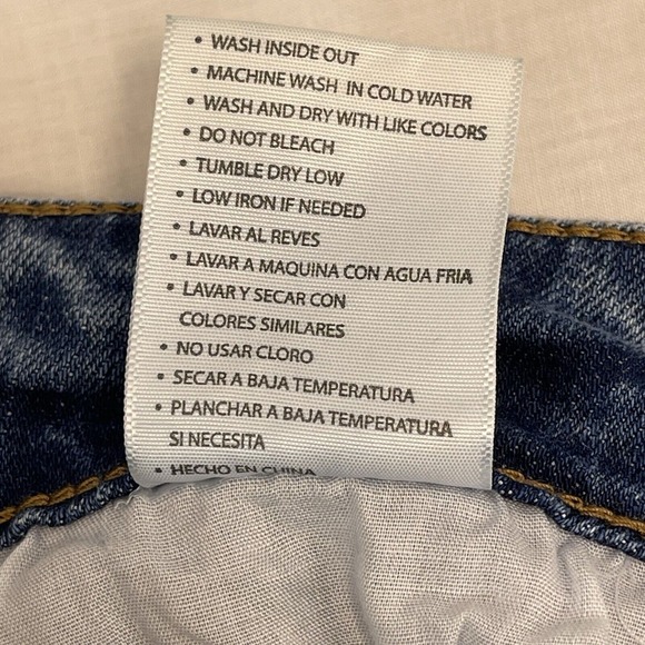 KanCan Signature Estilo Jeans Distressed Mid Rise Frayed Hem Size 15/31 - Picture 10 of 10